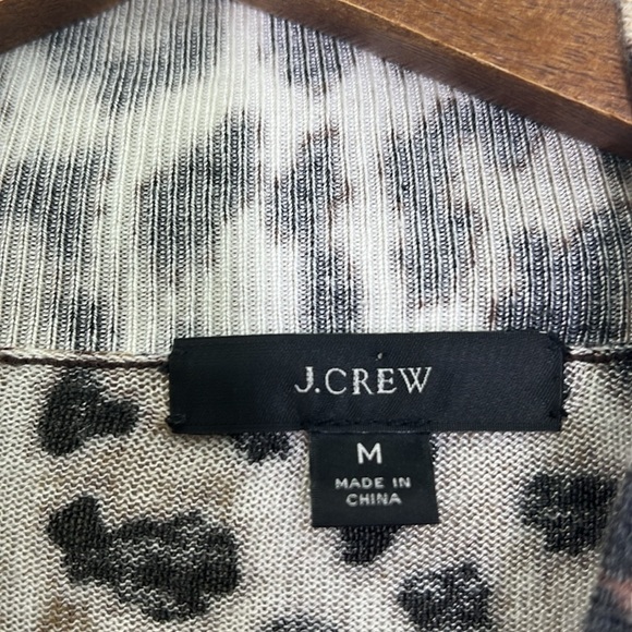 J Crew - Cheetah Animal Print Mock Neck Button Shoulder Lightweight Sweater Med - Picture 11 of 12